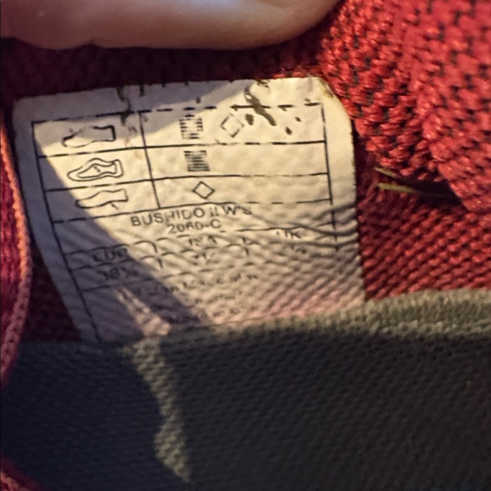 La Sportiva trail shoes - Picture 2 of 8